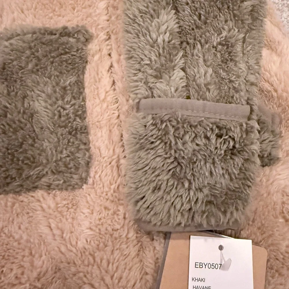 NWT Eddie Bauer cozy plush one piece bunting size 6/9 months